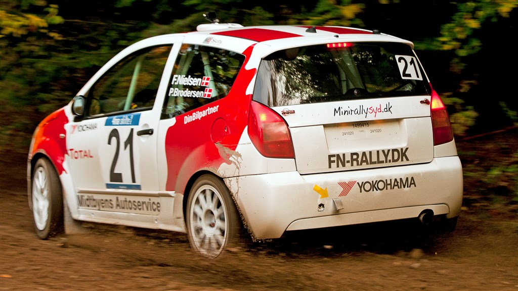Frank Nielsen og Per Brodersen kunne tage hjem fra Djurs Rally med en klassesejr og DM bronzemedaljer i bagagen.
(Foto: rallypics.dk – Viggo Johansen)